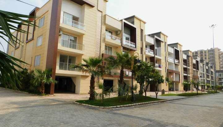 Ready to move 2 bhk & 3bhk Flats Availble on Zirakpur Patiala Road