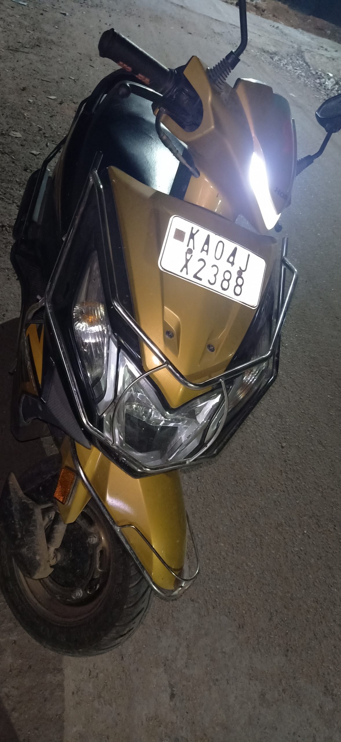 MY Honda activa for sell urgent need money good condition