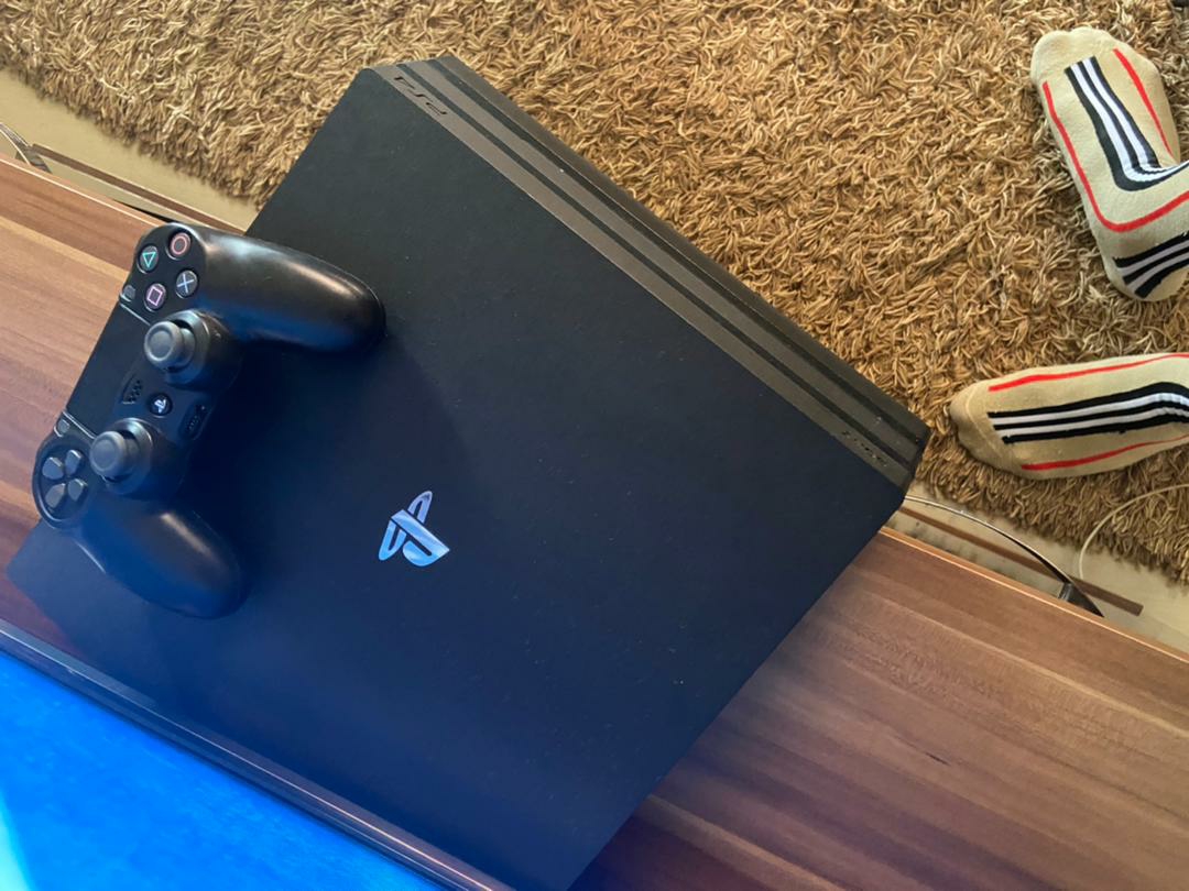 PS4 pro ultimate 1 T