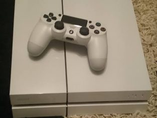I’m selling play station PS4 going cheap