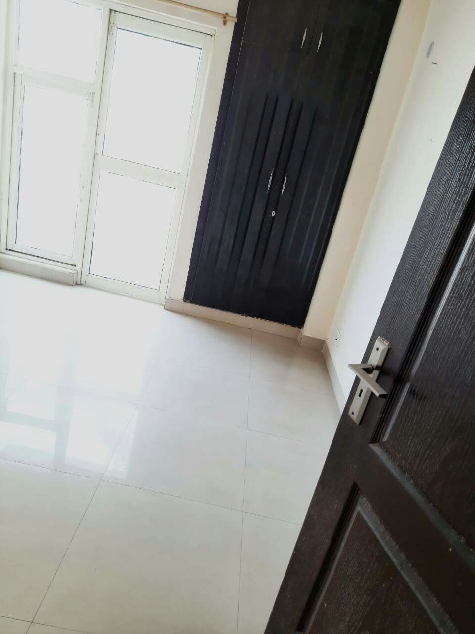 2bhk flat available for rent in sector 75 Noida Uttar Pradesh
