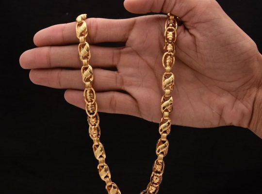 14K Yellow Gold High Polished and Diamond Cut Bracelet by Versil