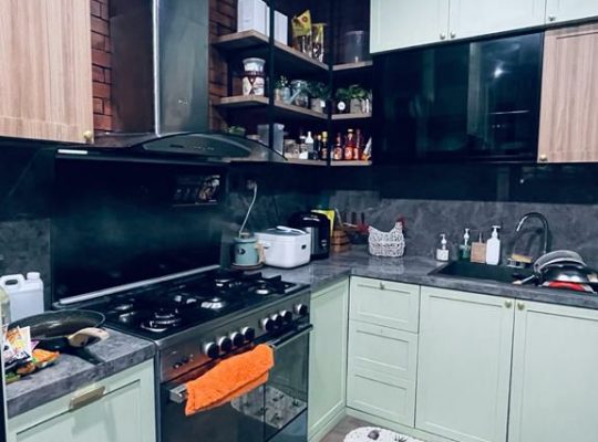 Rumah Bagus dalam Cluster Banjar Wijaya Full Renovasi Nyaman dan Asri Full Furnished di Tangerang